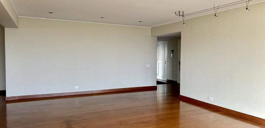 Exclusivo Departamento con Vista Al Golf de San Isidro en Venta